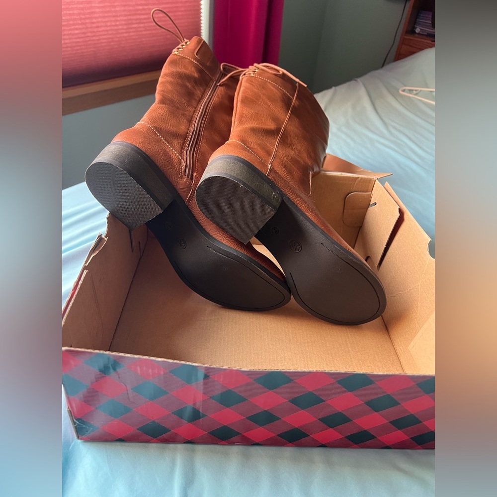 Women’s Brown Leather Knee High Boots - Picture 3 of 4